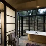 Todas las suites son espaciosas y disponen de baño privado.