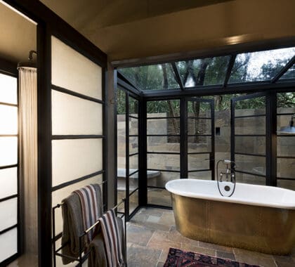Todas las suites son espaciosas y disponen de baño privado.