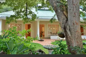 Rooms with inter-leading doors make Batonka ideal for families.