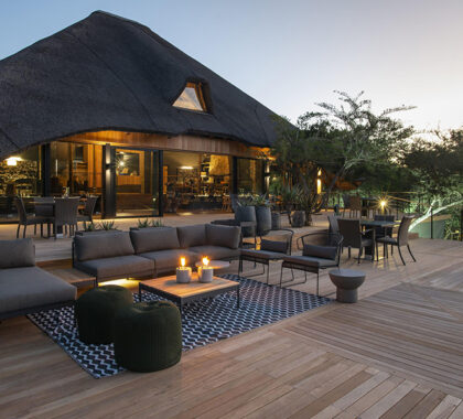 Bayethe Tented Lodge after sunset.