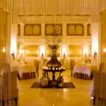 El Comedor de los Sultanes es un marco bello y glamuroso donde podrá disfrutar tanto de buffet como a la carta.