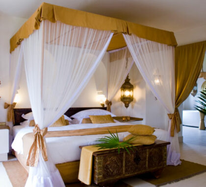 Each luxurious bedroom is light and airy, with a classic Arabic influence in the decor and furnishings.