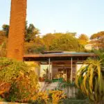 Perfecto para amigos y familias, Beach Bungalow 52 está muy bien escondido a pesar de su ubicación en la playa.