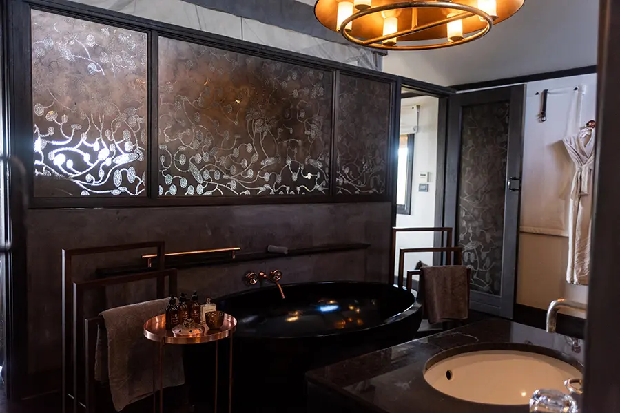belmond-eagle-island-lodge-okavango-delta-botswana-tented-room-bathroom-ensuite