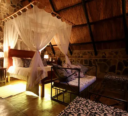 La suite Ntwane Honeymoon del lodge tiene un ambiente maravillosamente romántico.