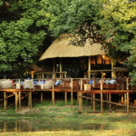 Campamento de safari íntimo y remoto en Luangwa Sur.