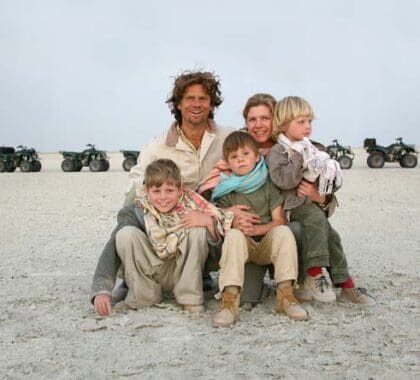 Explore los vastos Pantanos de Makgadikgadi en quad, una experiencia única y emocionante para toda la familia.