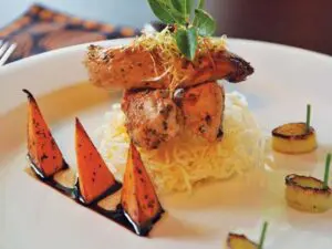A pesar de su remota ubicación, los mejores lodges de Botsuana sirven una magnífica cocina moderna con ingredientes frescos y de alta calidad.