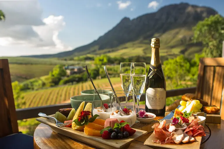 breakfast-with-a-view-from-the-luxury-lodge