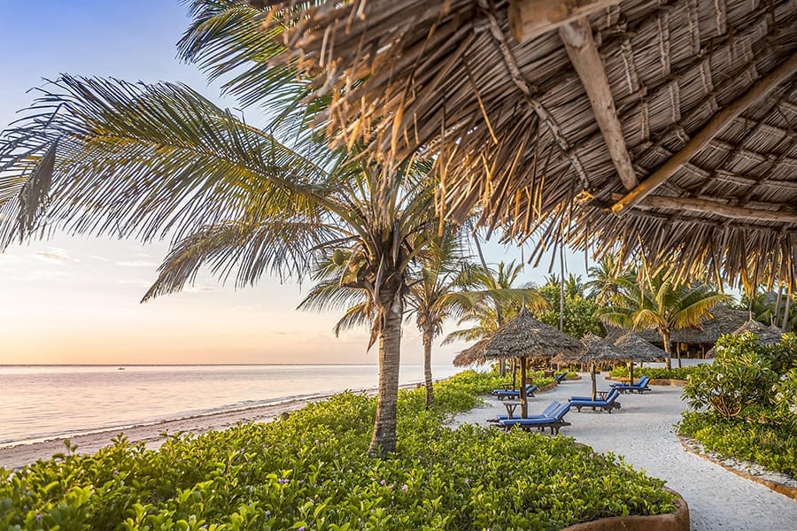 breezes-beach-club-zanzibar-upper-beach2