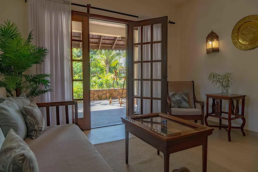 breezes-beach-club-zanzibar-room-3