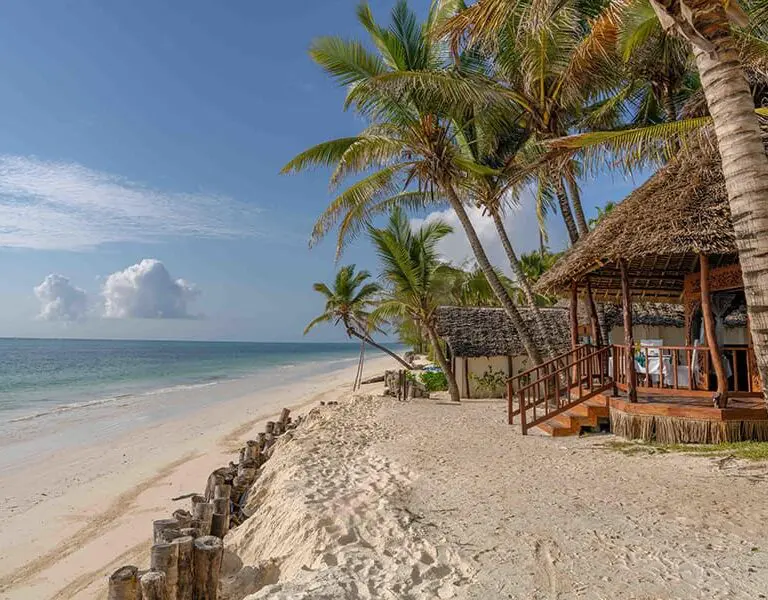 breezes-beach-club-zanzibar-tides_restaurant_beach_entrance3
