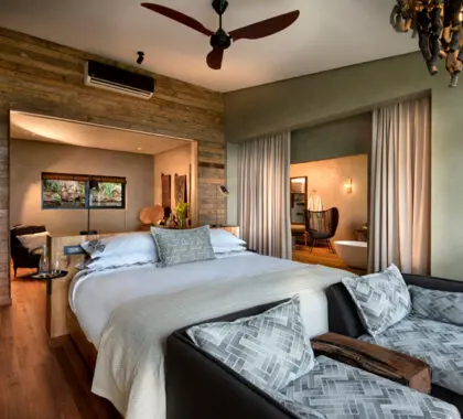 Las suites de Bumi Hills están diseñadas para ofrecer a los huéspedes una serenidad chic.