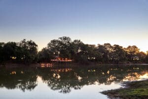 Chindeni, un tranquilo campamento a orillas del serpenteante río Luangwa. 