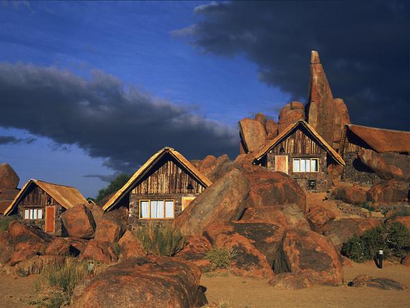 The lodge consists of bungalows built out of natural rock, thatch roofs and full en-suite facilities
