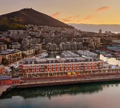 Cape Grace en el corazón del paseo marítimo Victoria & Alfred de Ciudad del Cabo.