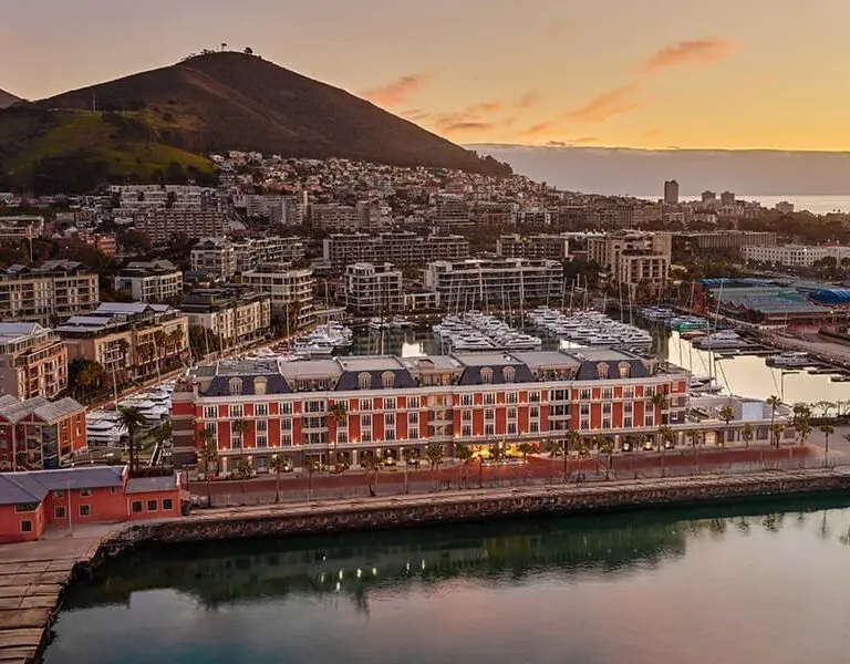 Cape Grace en el corazón del paseo marítimo Victoria & Alfred de Ciudad del Cabo.
