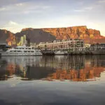 Disfrute de una estancia de lujo en Cape Grace con vistas a Table Mountain.