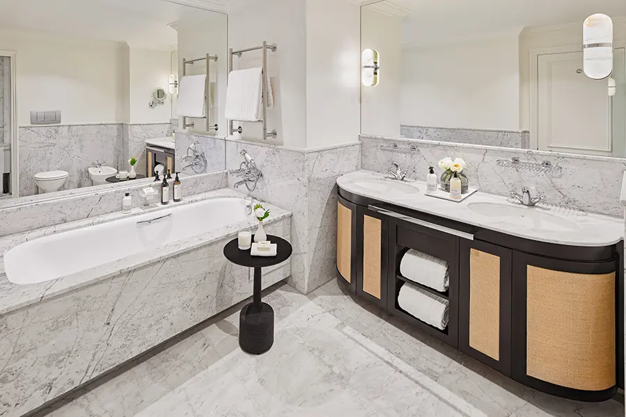 cape-grace-va-waterfront-cape-town-junior-suite-bathroom