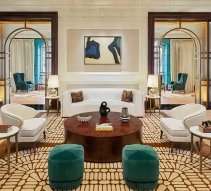 El gran vestíbulo del Hotel Cape Grace. 