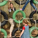 Los niños se entretienen con guías especializados y actividades en los campamentos familiares de Sabi Sabi.