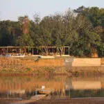 Las villas de Chinzombo parecen flotar sobre el suelo.