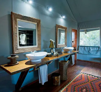 Spacious en suite bathroom facilities.