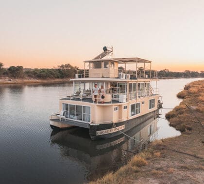 Exterior del Chobe Princess en el río Chobe.