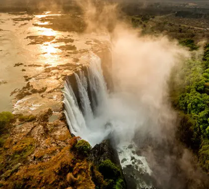 El Chundukwa River Lodge está cerca de las cataratas Victoria, en el río Zambeze. 