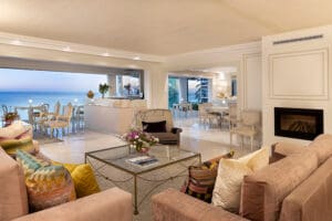 The Clarendon Bantry bay lounge and dining area.