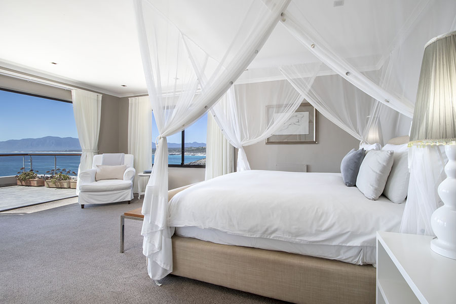 Spacious bedroom with incredible sea view.