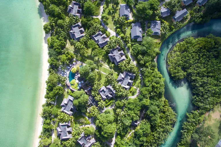 Ephelia Resort has a beautiful location on Mahe Island.