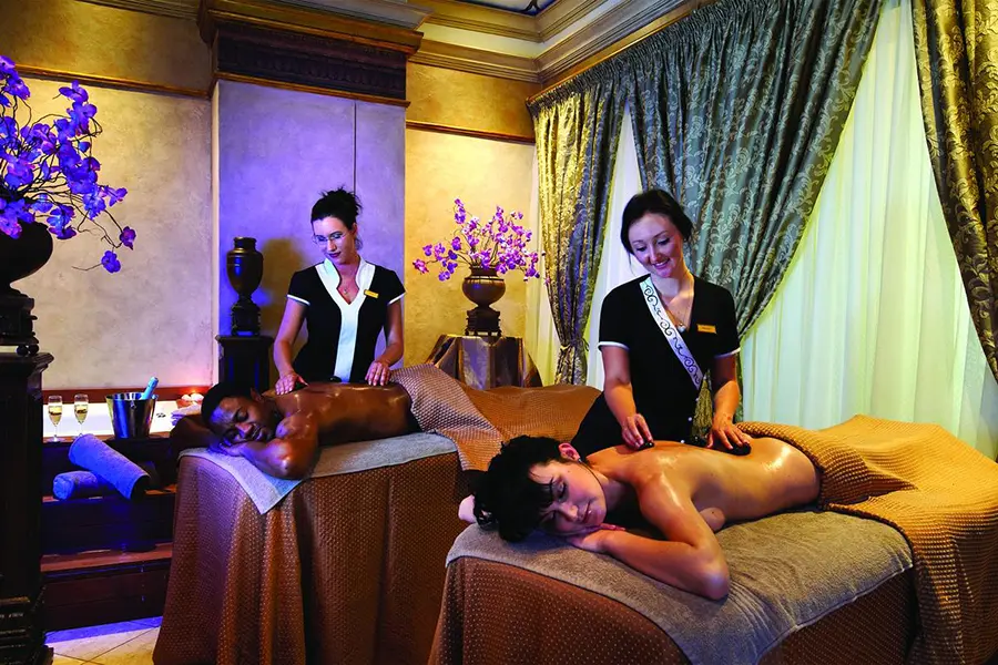 Relájese y rejuvenezca en el spa.