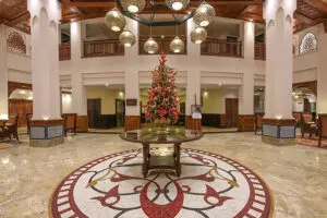 The entrance to the Dar Es Salaam Serena Hotel.