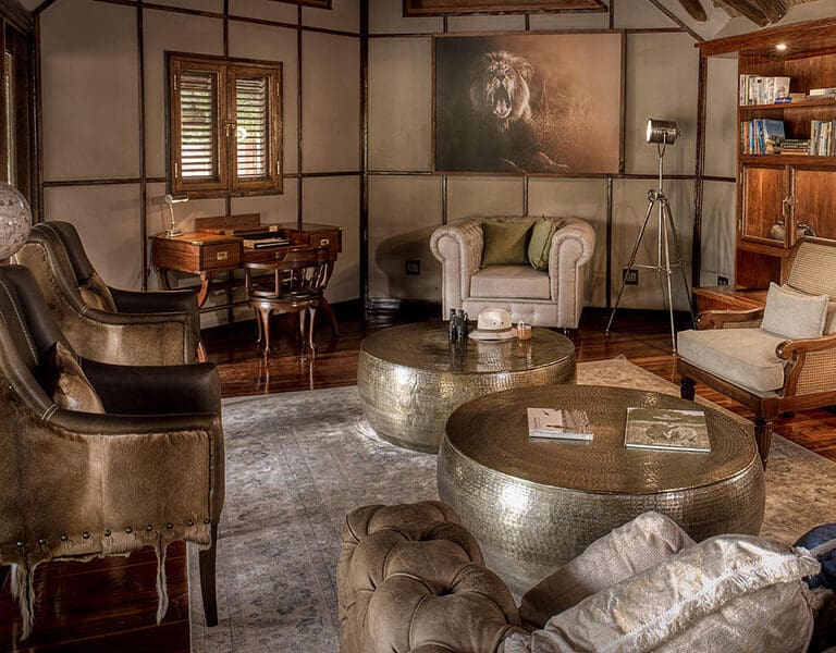 Después de un día completo, relájese con una bebida helada antes de disfrutar de una cena gourmet.