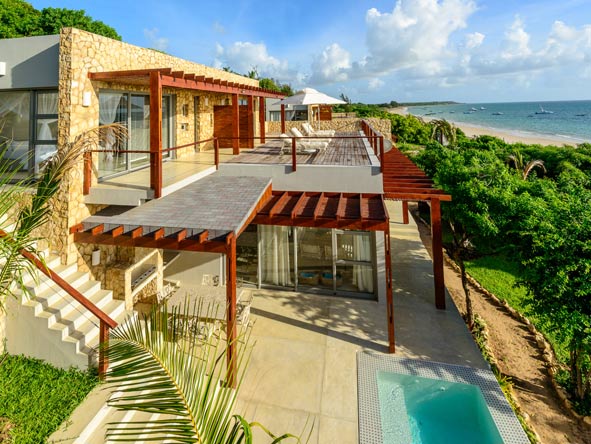 Bahia Mar Boutique Hotel overlooks the beautiful beaches of Vilanculos, Mozambique.

