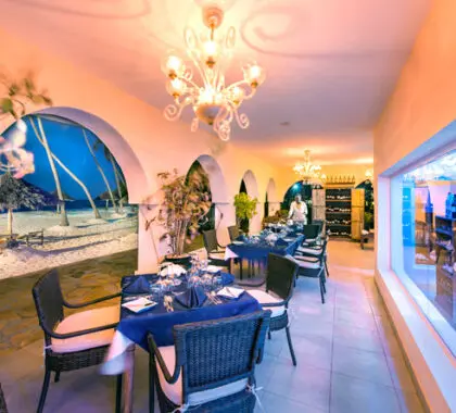 Open for dinner, the sophisticated Blue Vanilla restaurant offers superb seafood & fusion cuisine.