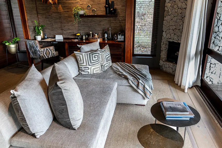 dulini-leadwood-kruger-suite-lounge-1-1