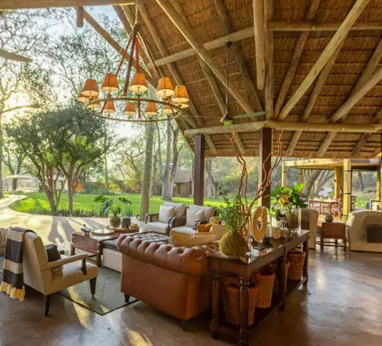 dulini-moya-main-lounge_1