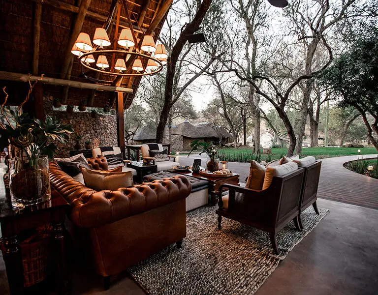 dulini-moya-main-lounge_2