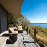 Su suite da a la laguna de Osprey.