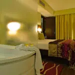 Todas las habitaciones tienen cuarto de baño abierto.