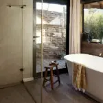 Cuarto de baño en el Kwandwe Great Fish River Lodge Kwandwe Private Game Reserve en Sudáfrica.