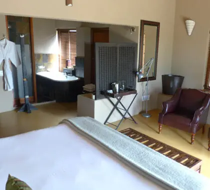 Etali está totalmente equipado con todas las comodidades de lujo que cabe esperar de un hotel urbano de cinco estrellas.