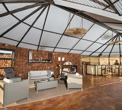 Modern design, organic materials & contemporary furnishings conspire to create a unique ambience.