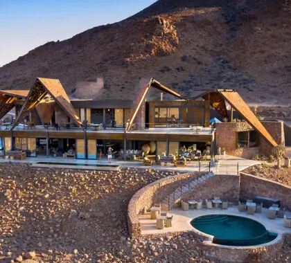 Los lodges de Sossusvlei ofrecen asientos de primera fila para contemplar las impresionantes puestas de sol del desierto | Sossusvlei Desert Lodge