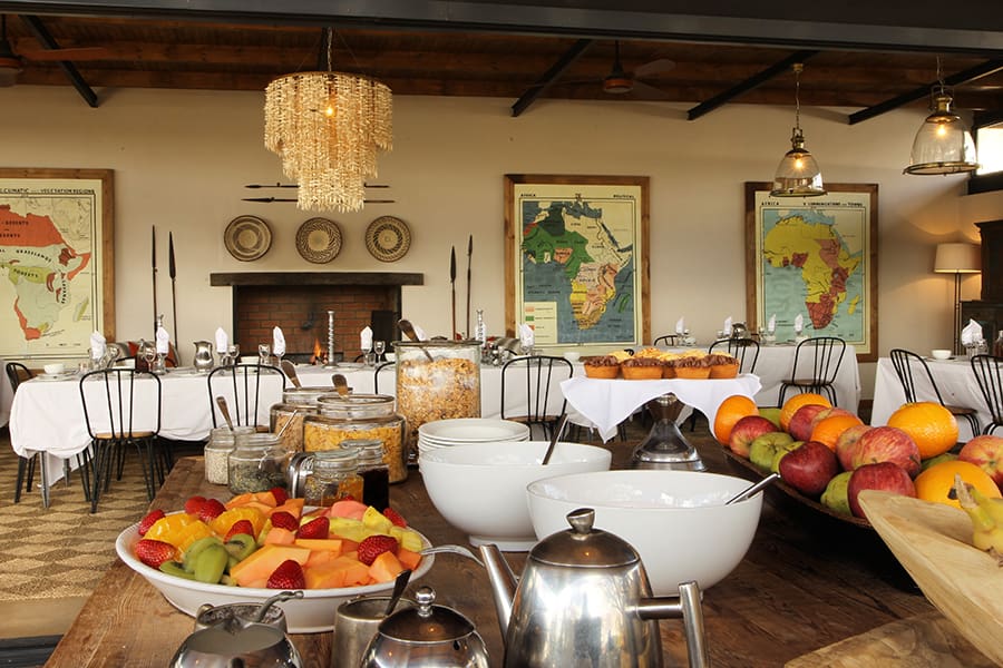 Desayuno en Fugitives' Drift Lodge.