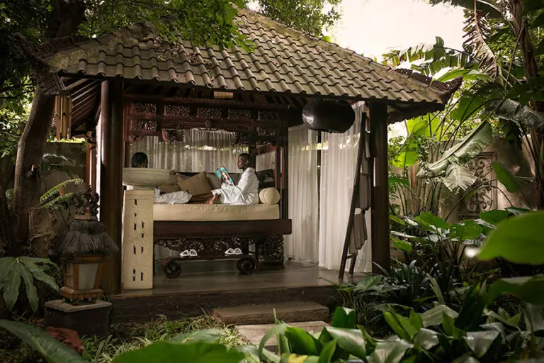 Tómate un tiempo en el spa.