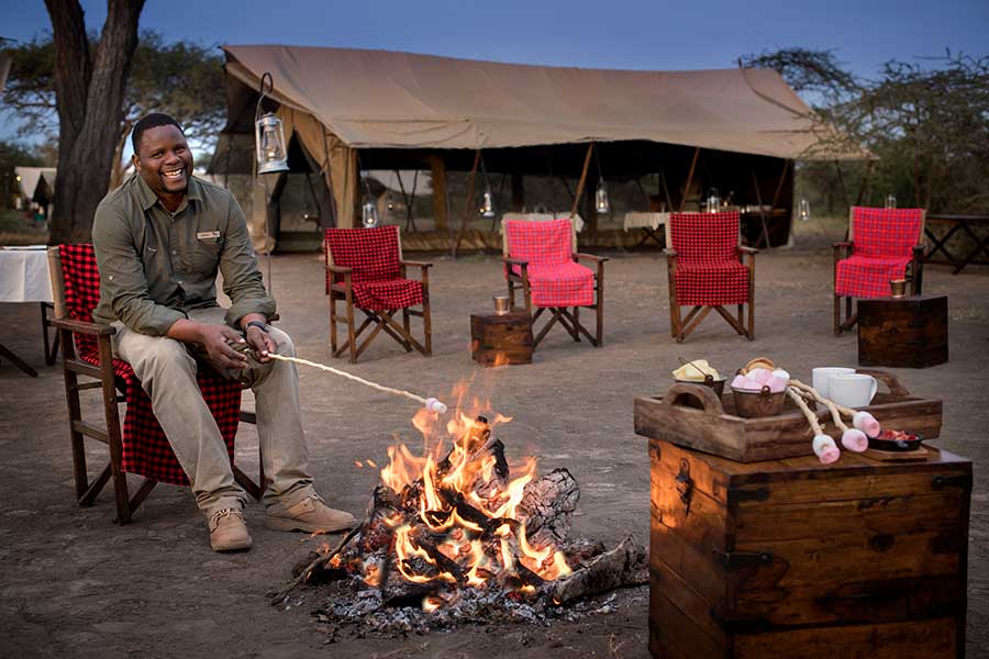 Fire-side-evenings-andBeyond-Serengeti-Under-Canvas