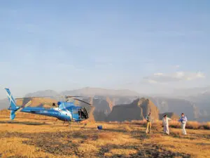 Los safaris en helicóptero permiten acceder fácilmente a algunos de los destinos más impresionantes de Kenia.